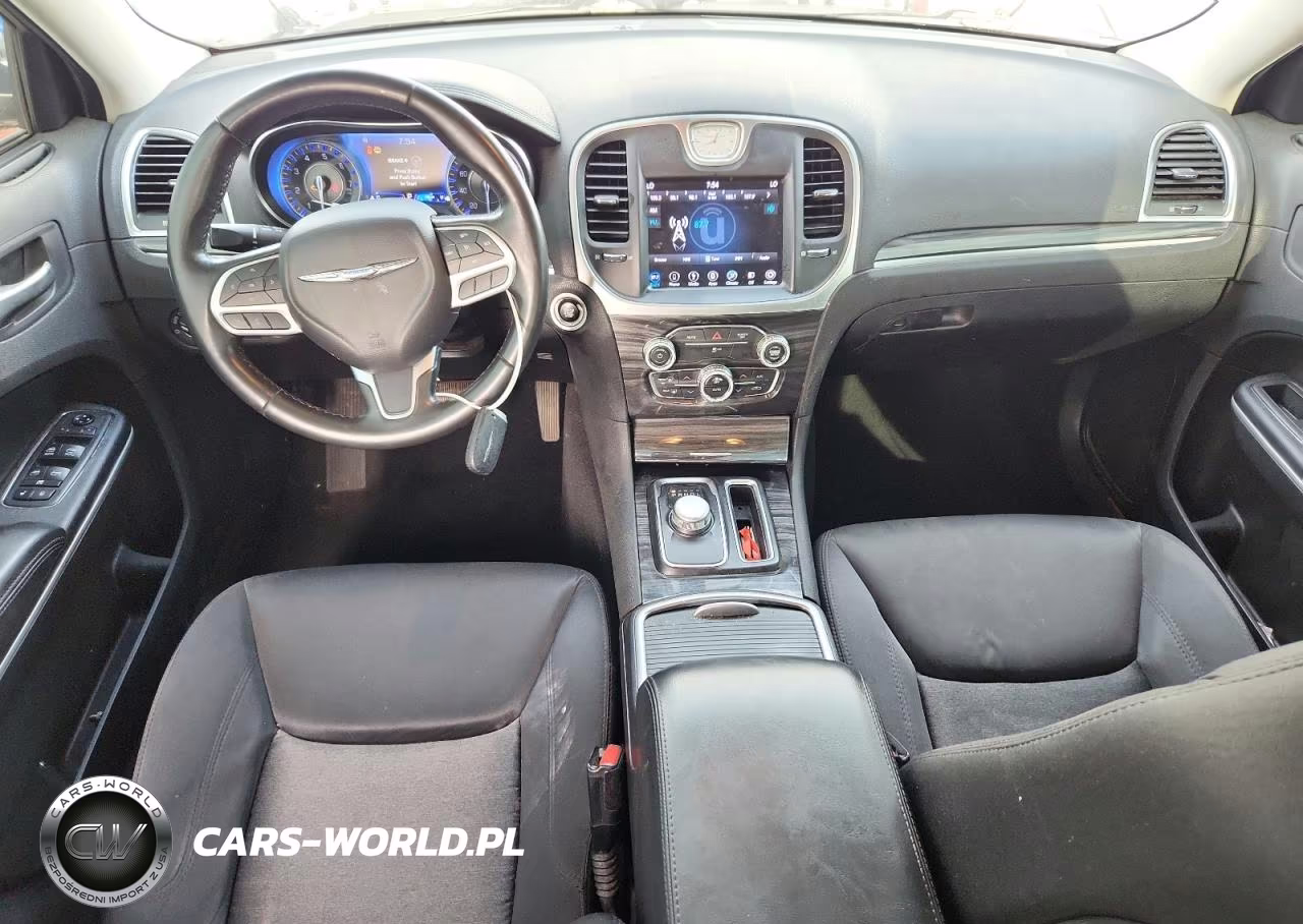 2019 Chrysler 300 Touring VIN:2C3CCAAG6KH662254 - 8
