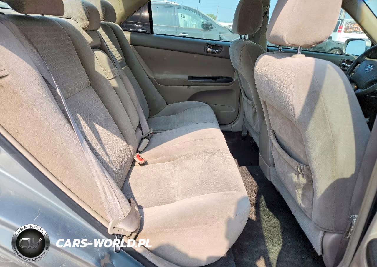 2005 Toyota Camry Le VIN:4T1BE32K15U593664 - 10