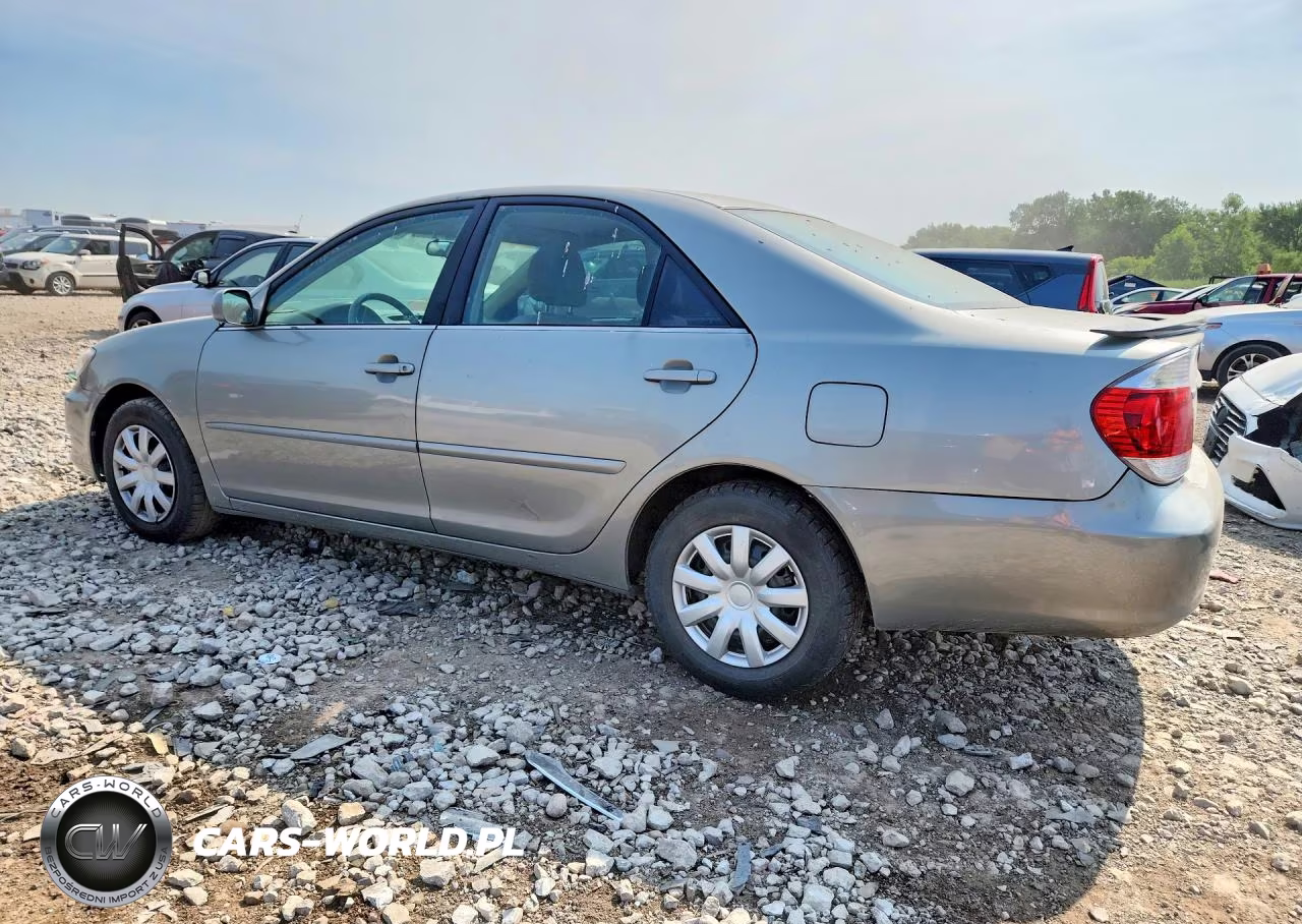 2005 Toyota Camry Le VIN:4T1BE32K15U593664 - 2