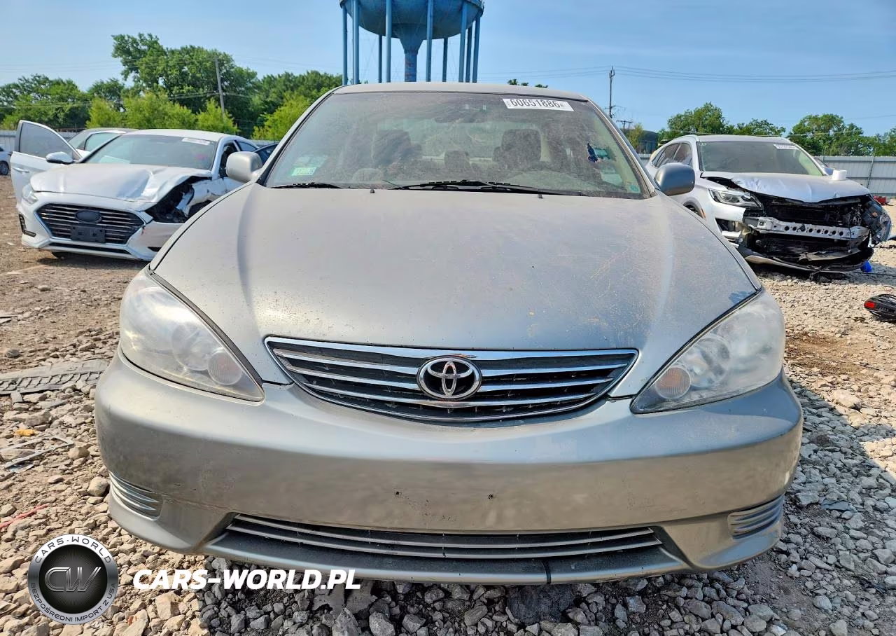 2005 Toyota Camry Le VIN:4T1BE32K15U593664 - 5