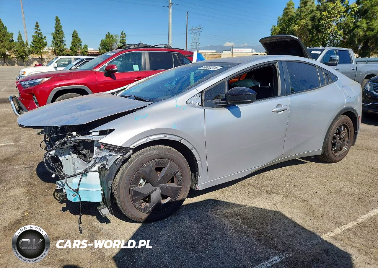 2026 Toyota Prius Plug-In Hybrid Se – zdjęcie 1 z 12