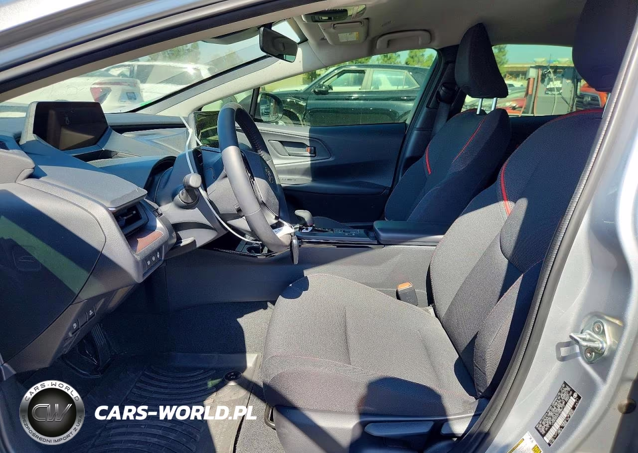 2026 Toyota Prius Plug-In Hybrid Se VIN:JTDACACUXT3056112 - 7