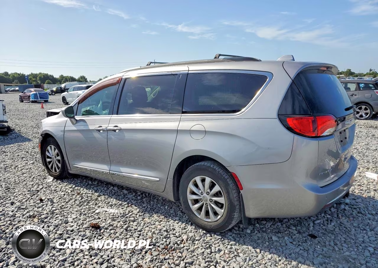 2017 Chrysler Pacifica Touring L VIN:2C4RC1BG6HR553087 - 2