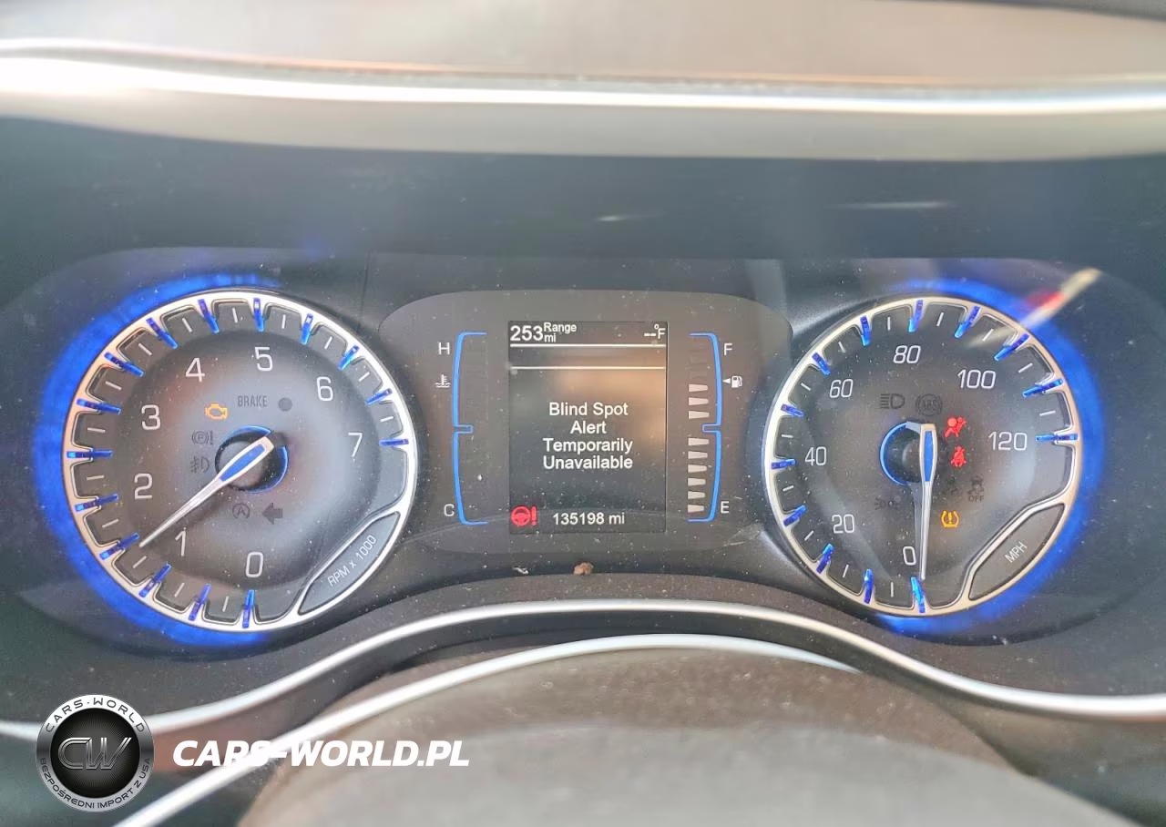 2017 Chrysler Pacifica Touring L VIN:2C4RC1BG6HR553087 - 9