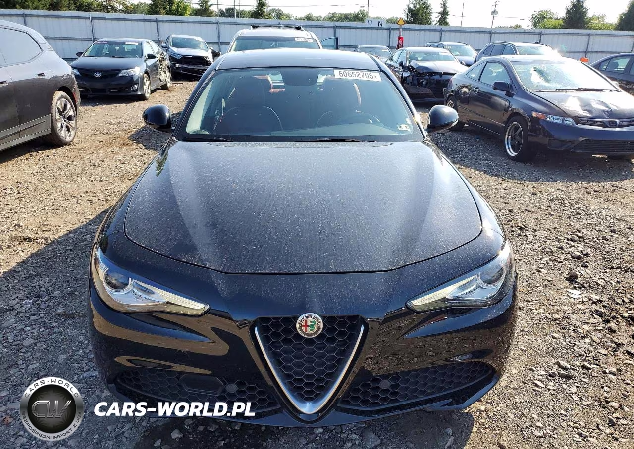 2018 Alfa Romeo Giulia Ti Q4 VIN:ZARFAEEN3J7593960 - 5