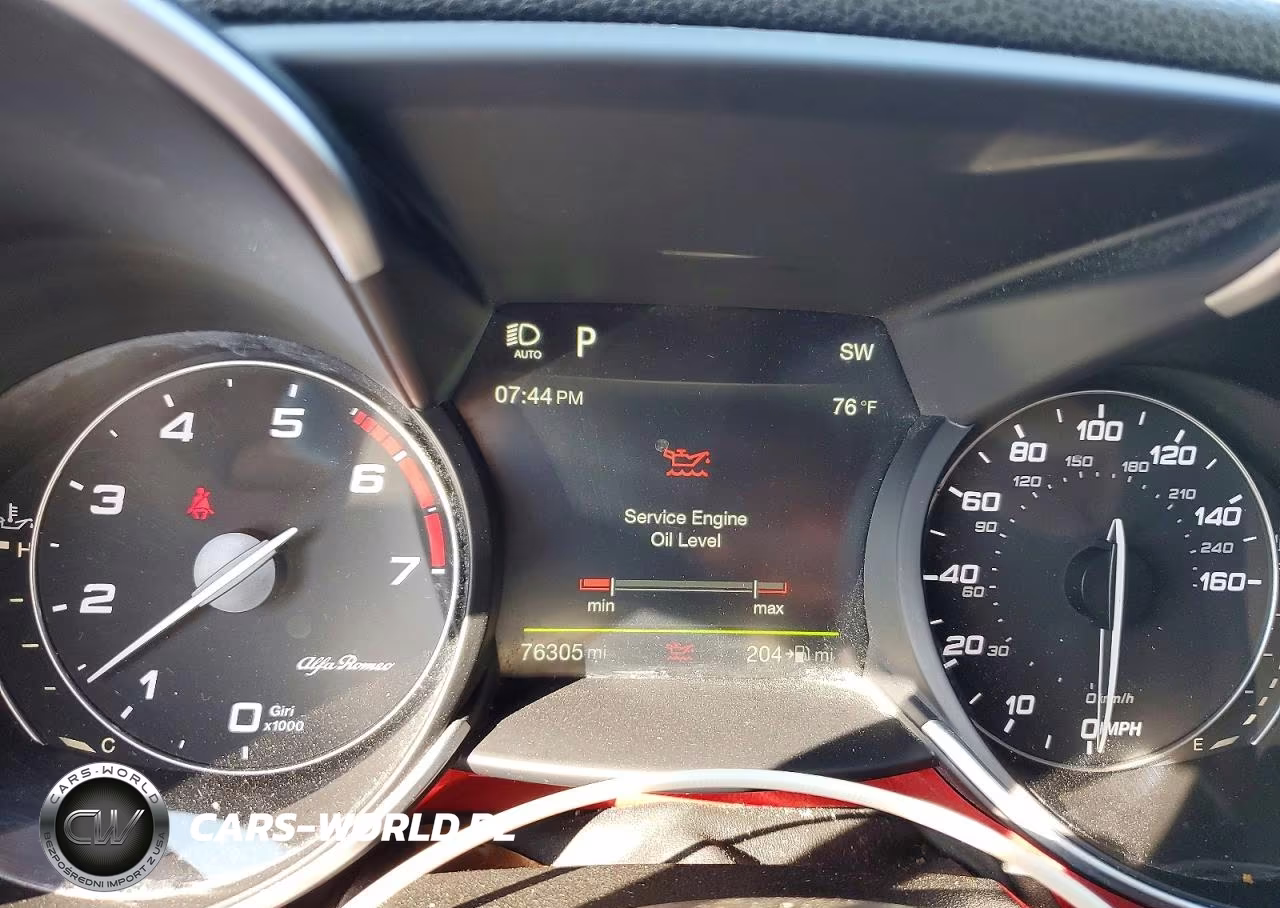 2018 Alfa Romeo Giulia Ti Q4 VIN:ZARFAEEN3J7593960 - 9