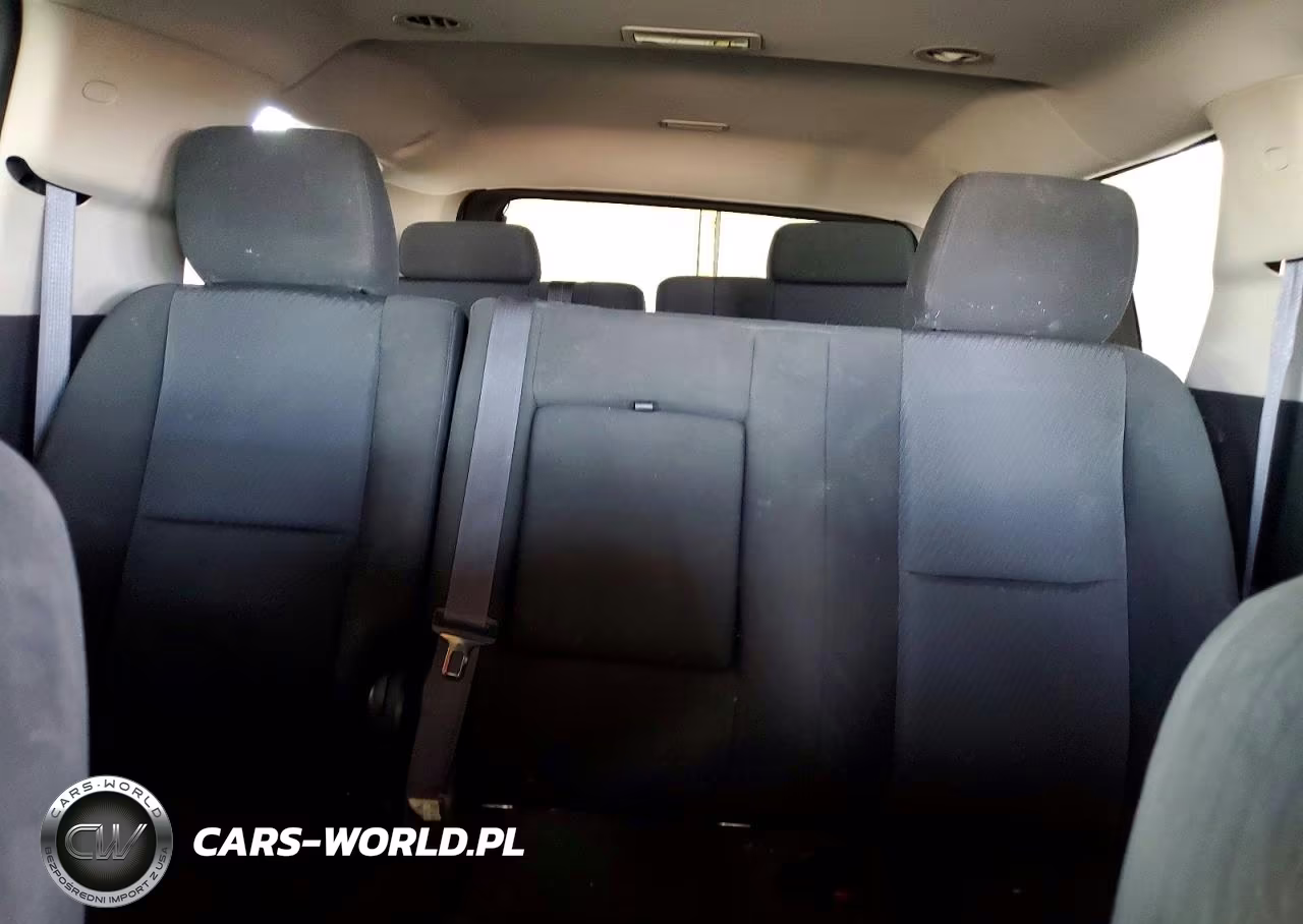 2011 Chevrolet Suburban K1500 Ls VIN:1GNSKHE39BR236432 - 10