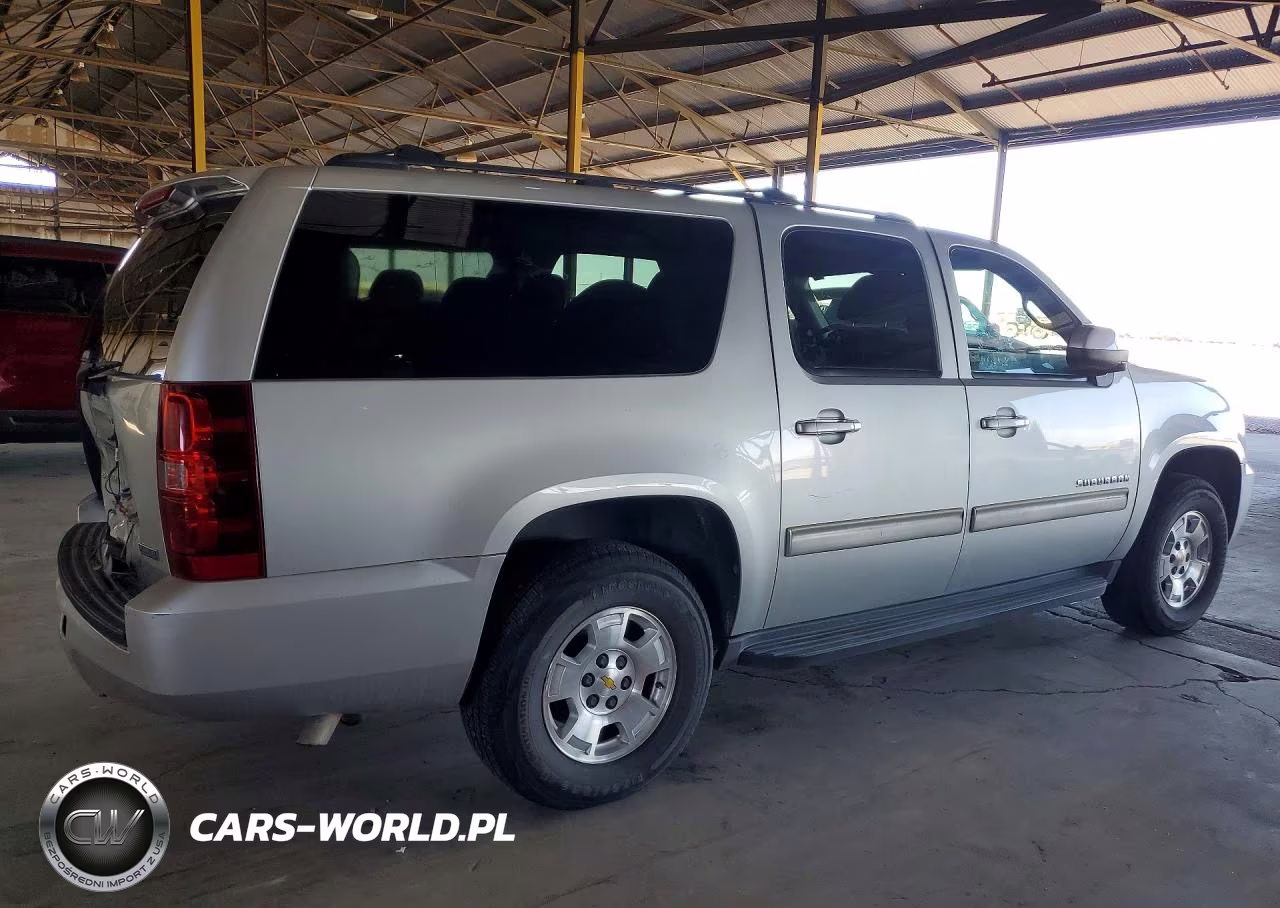 2011 Chevrolet Suburban K1500 Ls VIN:1GNSKHE39BR236432 - 3