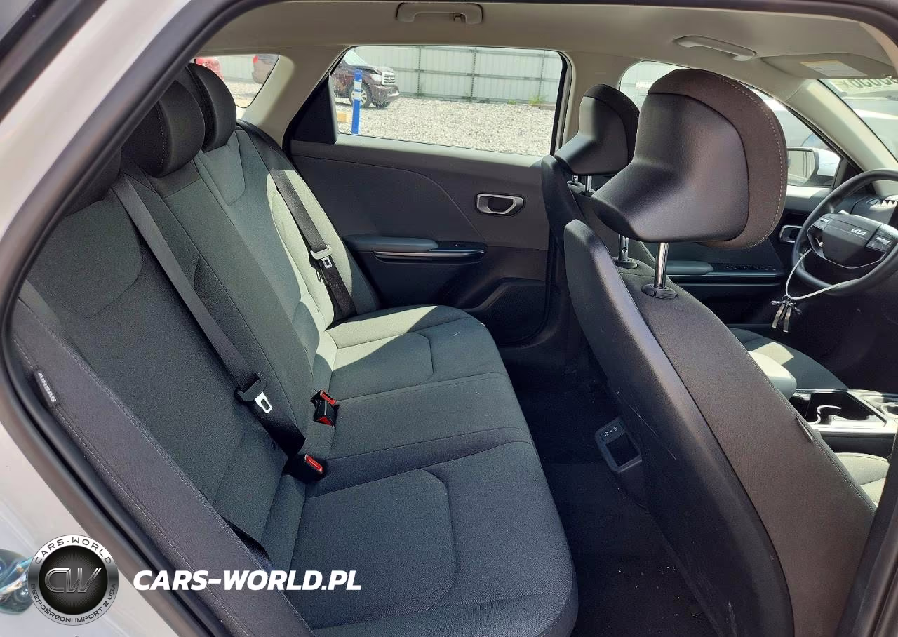 2025 Kia K4 Lx VIN:3KPFT4DE9SE147247 - 10