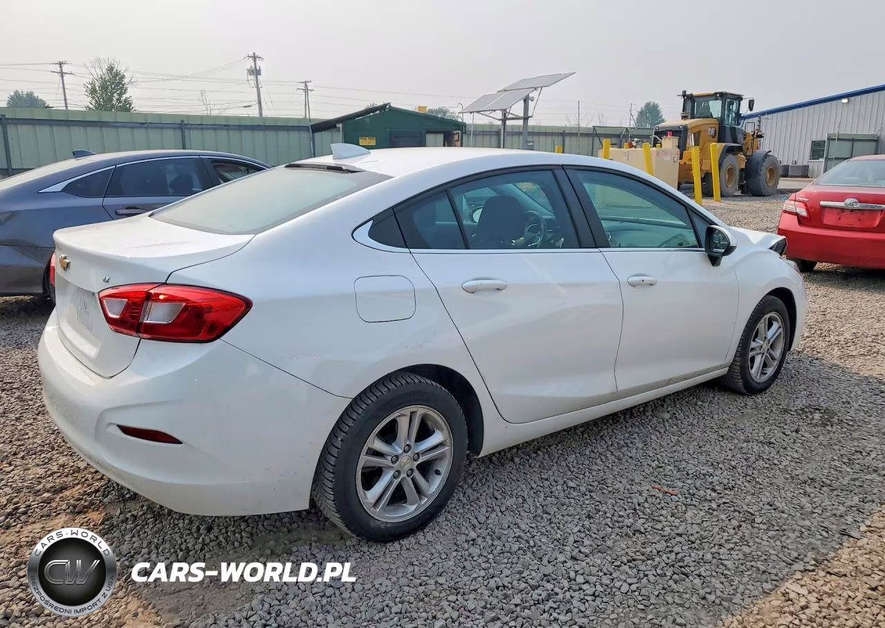 2018 Chevrolet Cruze Lt Auto VIN:1G1BE5SM0J7184560 - 3