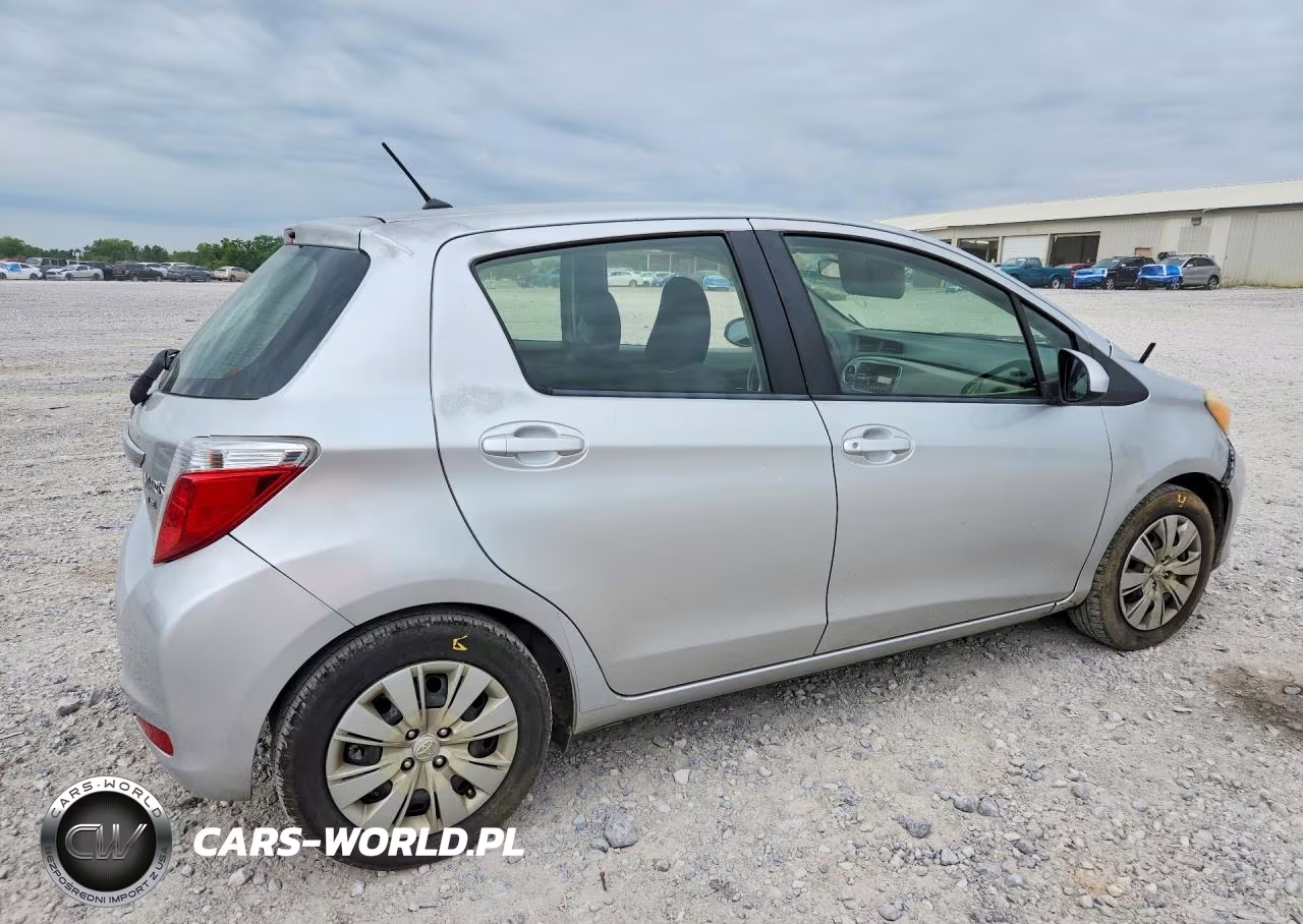 2012 Toyota Yaris 5-Door Le VIN:JTDKTUD32CD517437 - 3