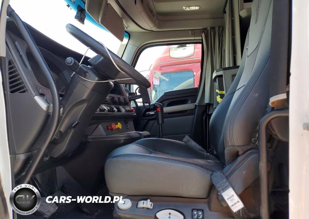 2023 Kenworth T680 Semi Truck VIN:1XKYDP9X7PJ236430 - 7
