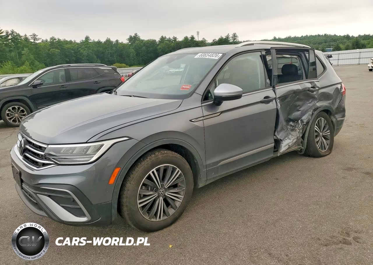 2024 Volkswagen Tiguan Wolfsburg VIN:3VVAB7AX2RM233828 - 1