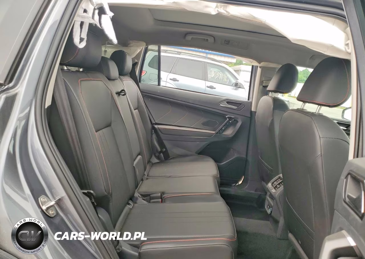 2024 Volkswagen Tiguan Wolfsburg VIN:3VVAB7AX2RM233828 - 10