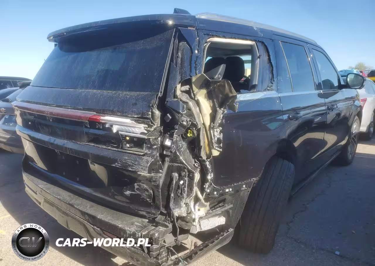 2025 Lincoln Navigator Reserve VIN:5LMJJ2LG2SEL04130 - 3