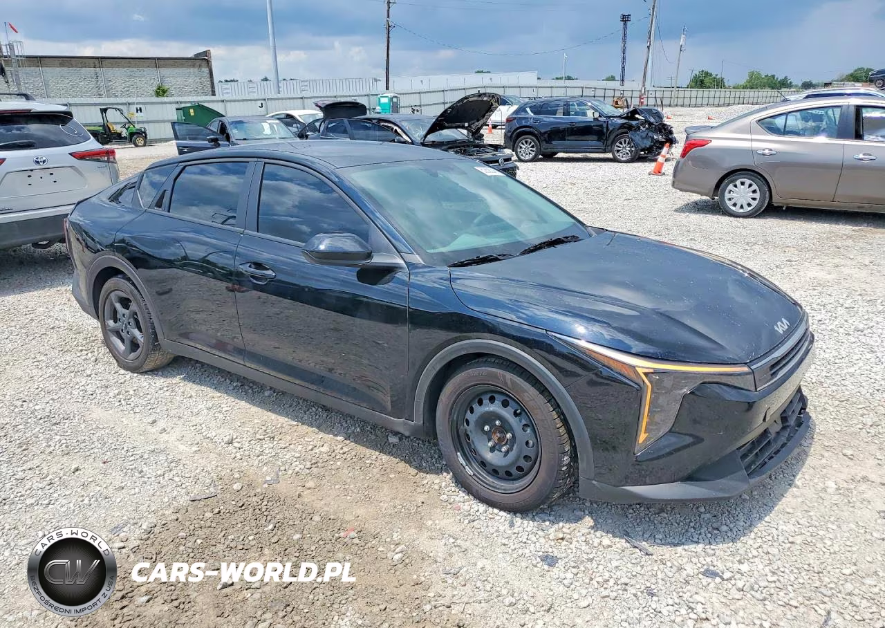 2025 Kia K4 Lxs VIN:3KPFT4DE4SE234439 - 4