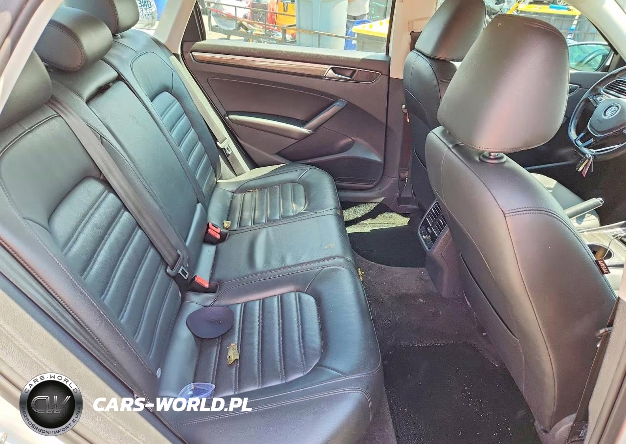 2018 Volkswagen Passat Sel Premium VIN:1VWCA7A30JC010908 - 10