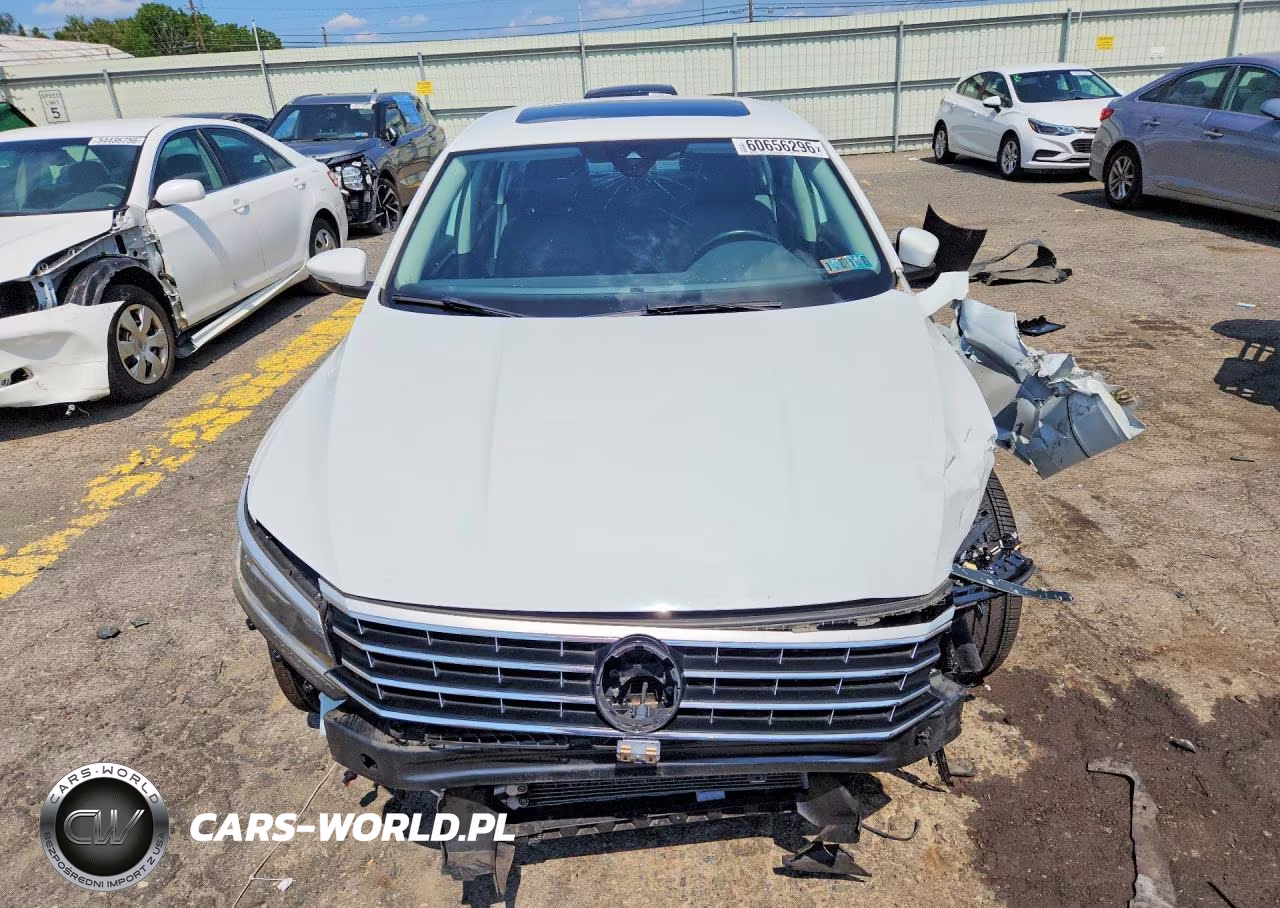 2018 Volkswagen Passat Sel Premium VIN:1VWCA7A30JC010908 - 5