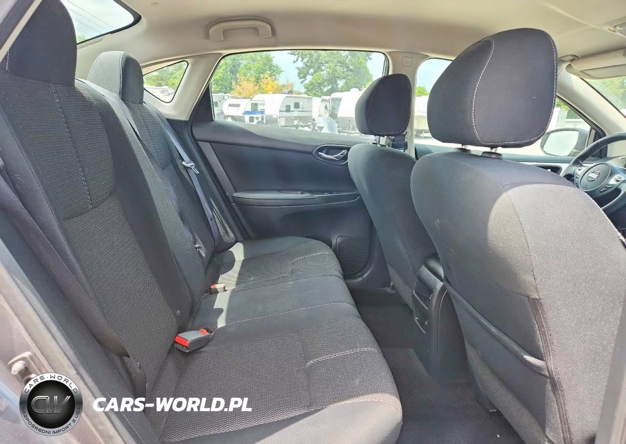 2018 Nissan Sentra S VIN:3N1AB7AP8JY332491 - 10