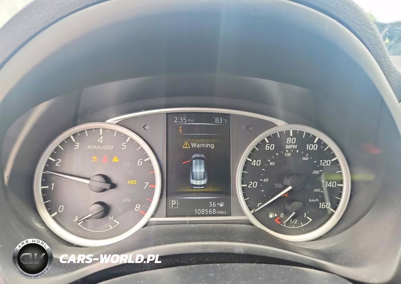 2018 Nissan Sentra S VIN:3N1AB7AP8JY332491 - 9
