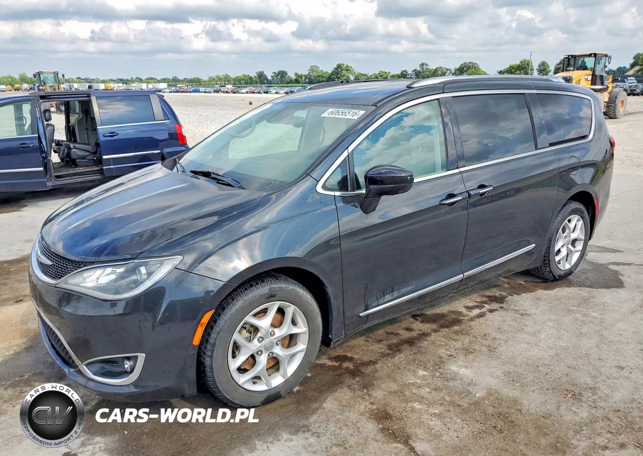 2017 Chrysler Pacifica Touring L Plus – zdjęcie 1 z 13