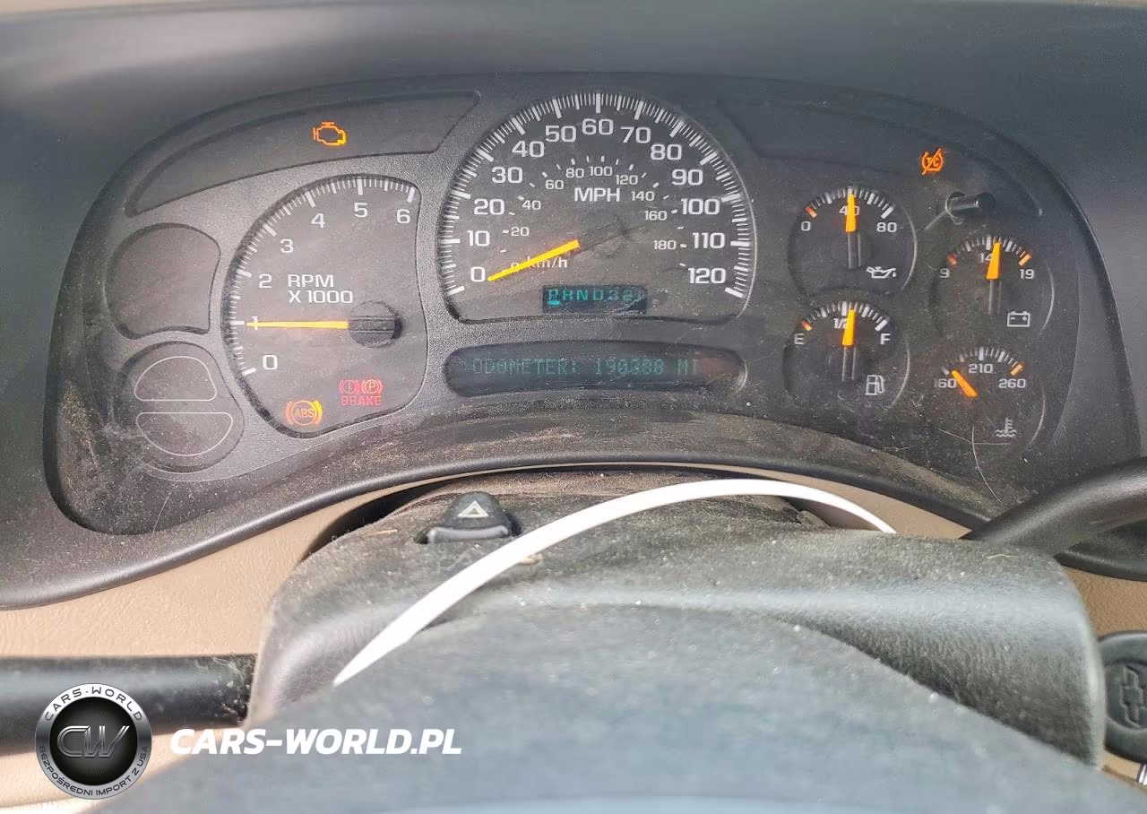 2005 Chevrolet Suburban K1500 VIN:3GNFK16Z35G164742 - 9