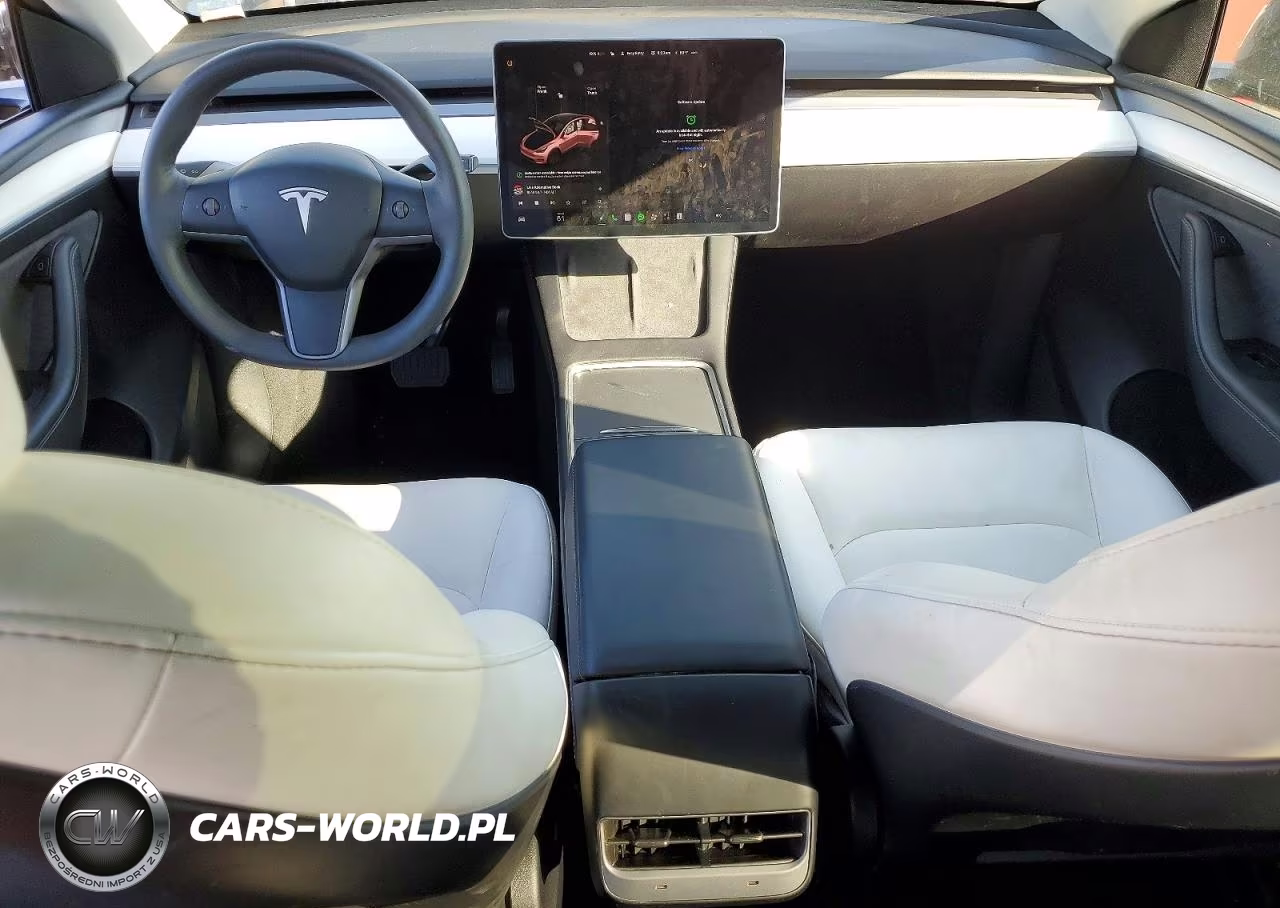 2025 Tesla Model Y VIN:7SAYGDEE8SF235022 - 8