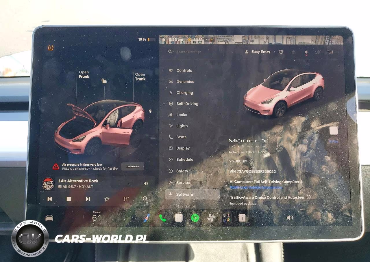 2025 Tesla Model Y VIN:7SAYGDEE8SF235022 - 9