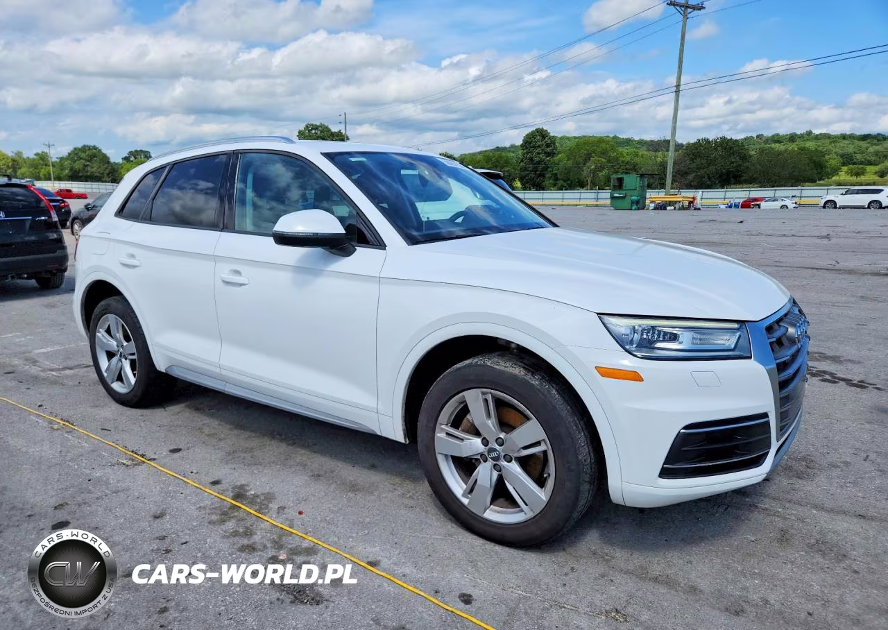 2018 Audi Q5 Premium VIN:WA1ANAFY4J2017053 - 4