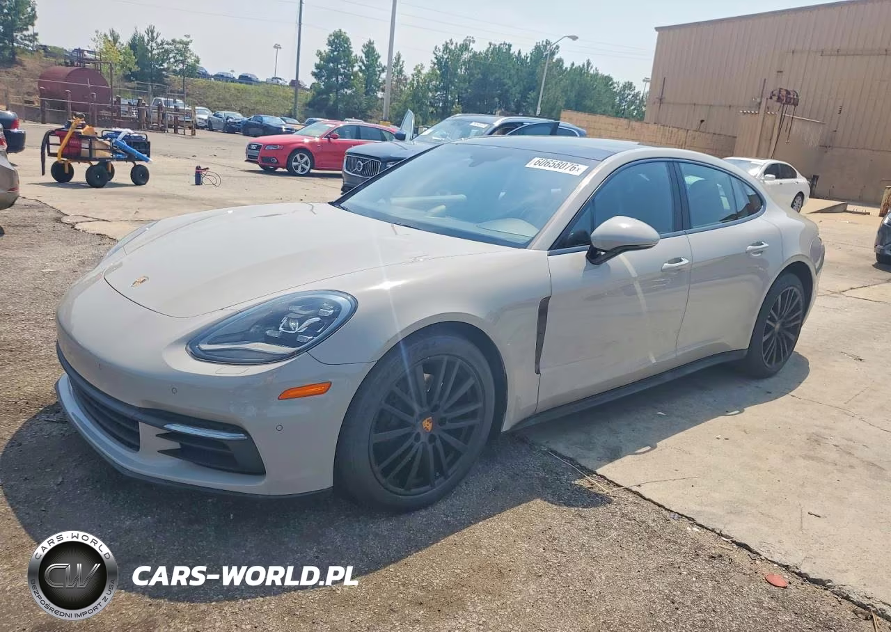 2017 Porsche Panamera 2