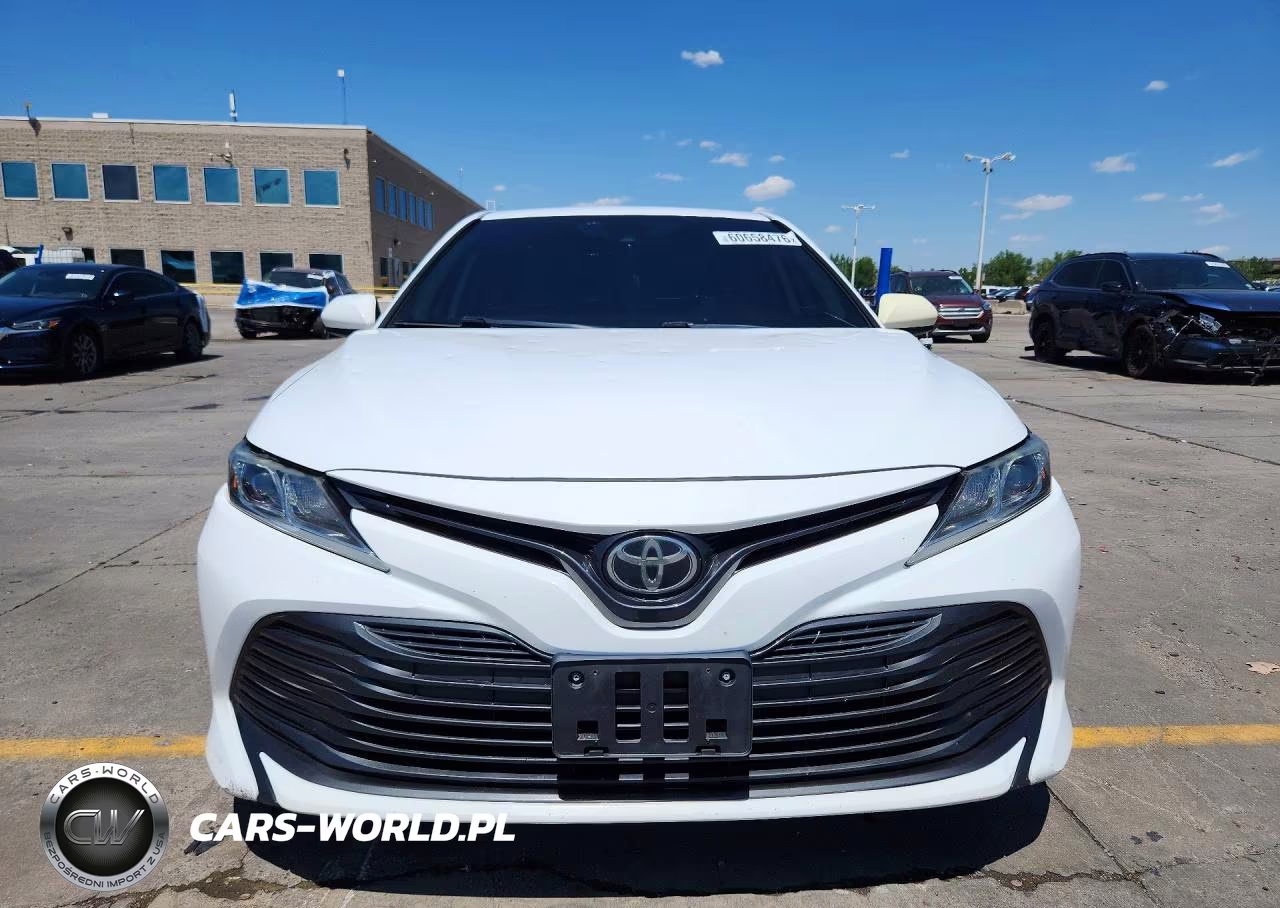 2019 Toyota Camry Le VIN:4T1B11HKXKU786947 - 5