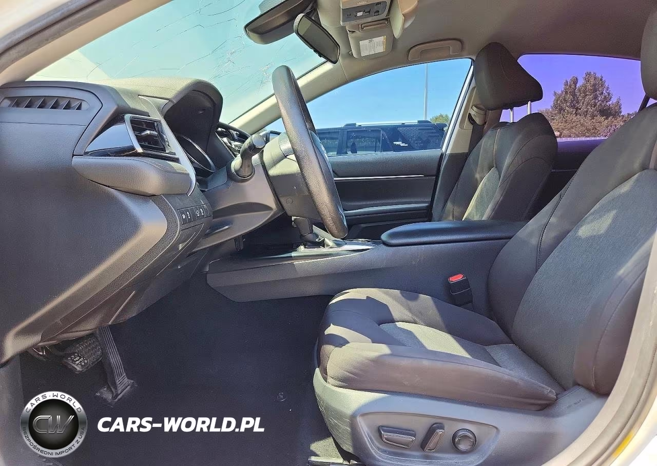 2019 Toyota Camry Le VIN:4T1B11HKXKU786947 - 7