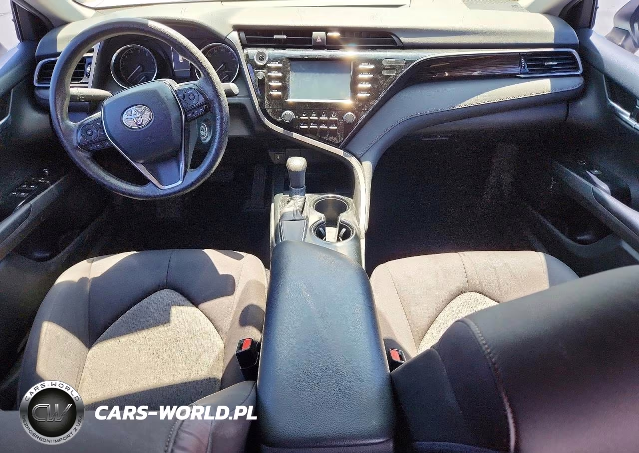 2019 Toyota Camry Le VIN:4T1B11HKXKU786947 - 8