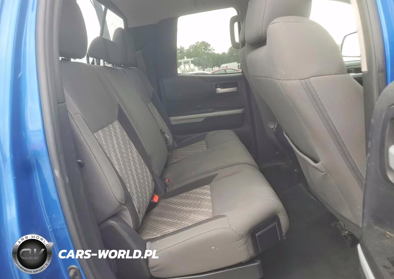 2018 Toyota Tundra Sr5 VIN:5TFUY5F1XJX754331 - 10