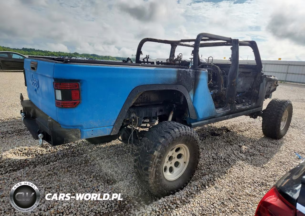 2020 Jeep Gladiator Sport VIN:1C6JJTAG2LL109620 - 3