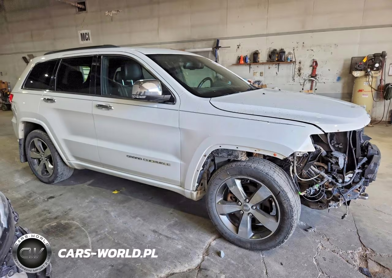 2015 Jeep Grand Cherokee Overland VIN:1C4RJFCM0FC683606 - 4