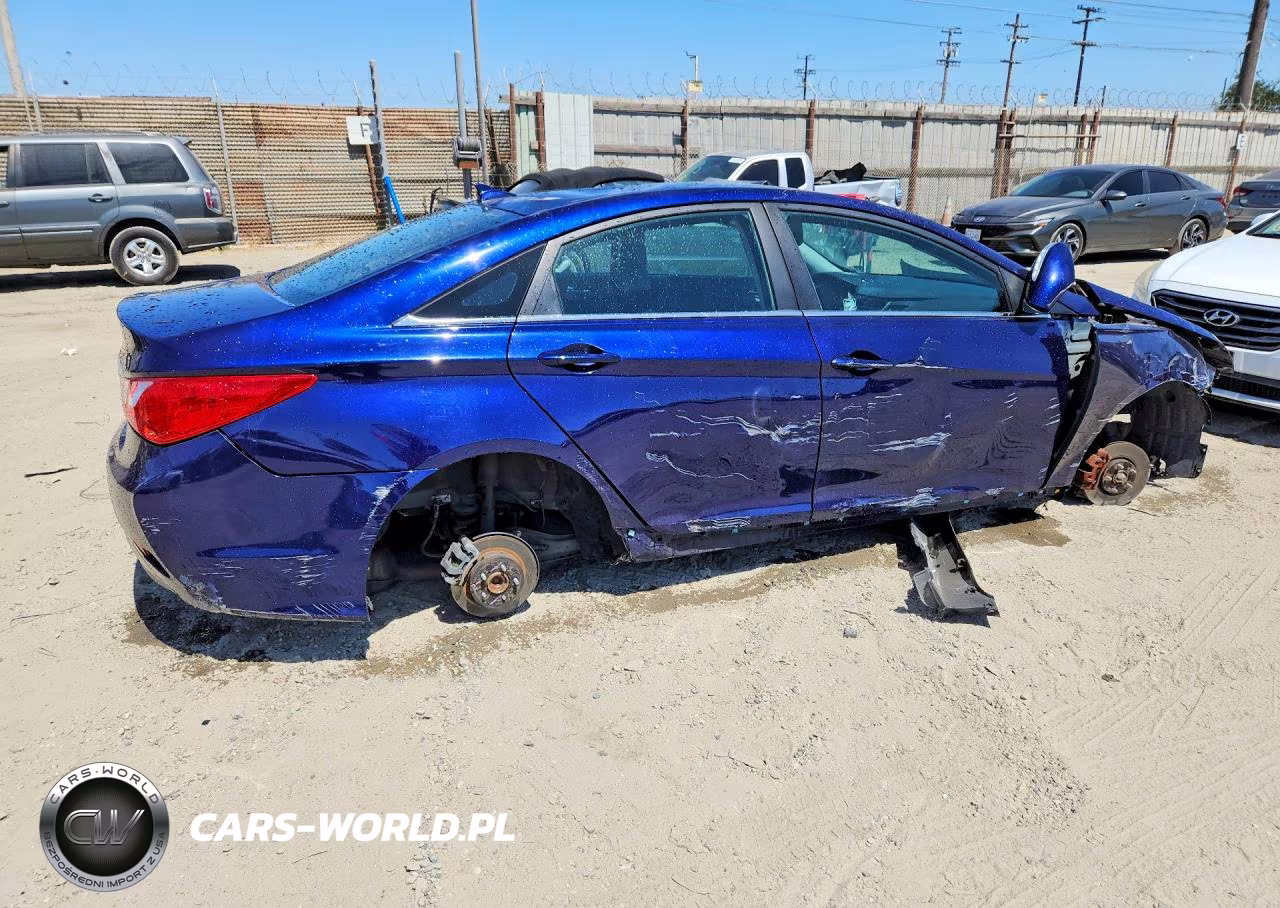 2014 Hyundai Sonata Gls VIN:5NPEB4AC8EH825648 - 3
