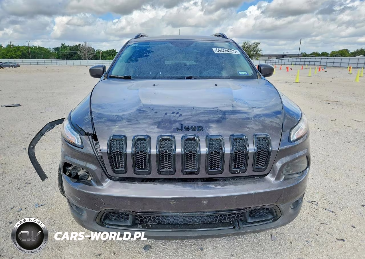 2018 Jeep Cherokee Latitude VIN:1C4PJMCB6JD505681 - 5