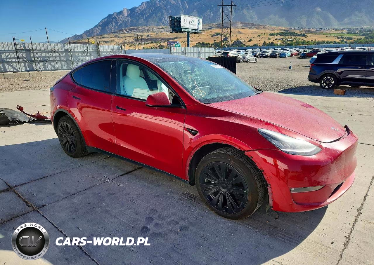 2021 Tesla Model Y VIN:5YJYGDEE4MF216273 - 4