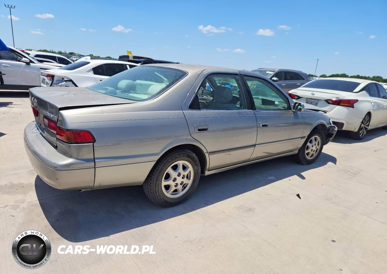 1998 Toyota Camry Le VIN:JT2BG22KXW0205891 - 3