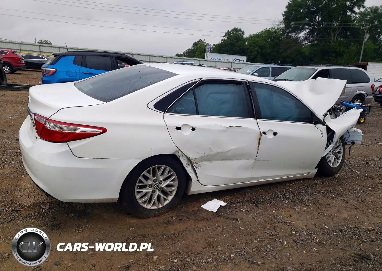 2017 Toyota Camry Le VIN:4T1BF1FK8HU338929 - 3