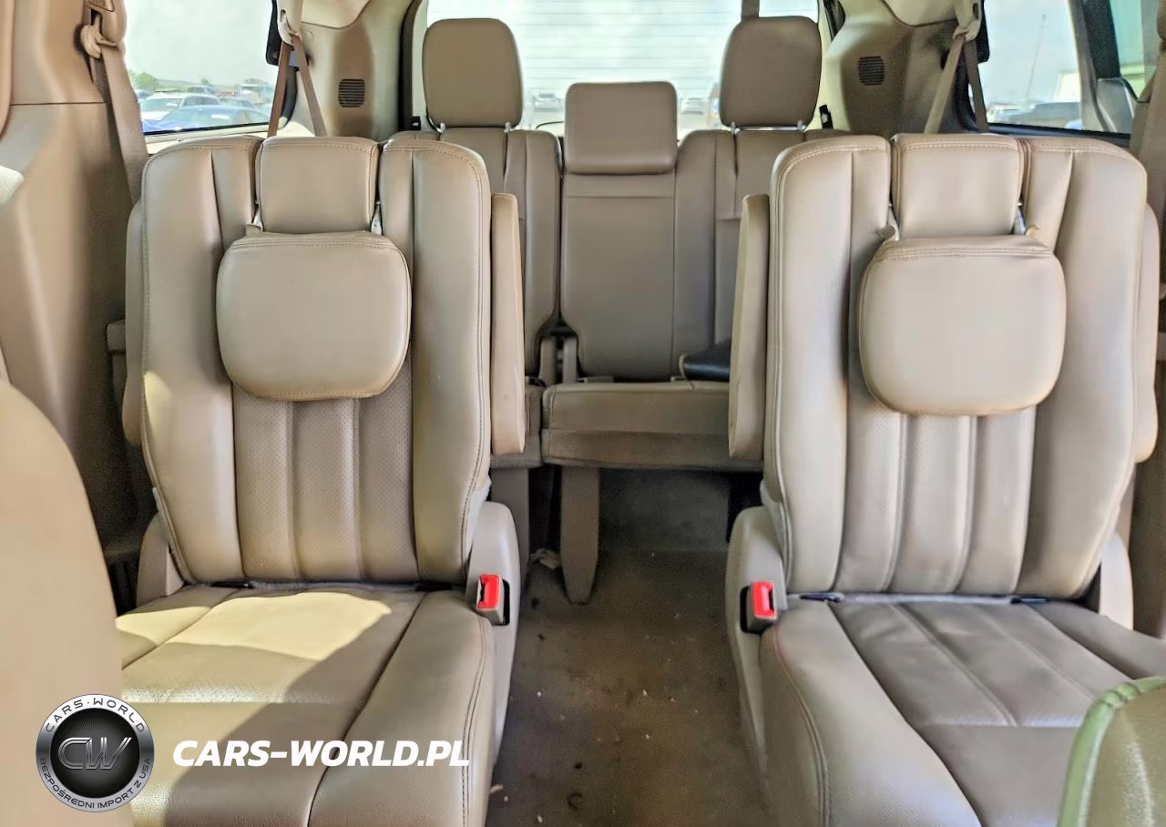 2014 Chrysler Town & Country Touring L VIN:2C4RC1CG5ER192364 - 10