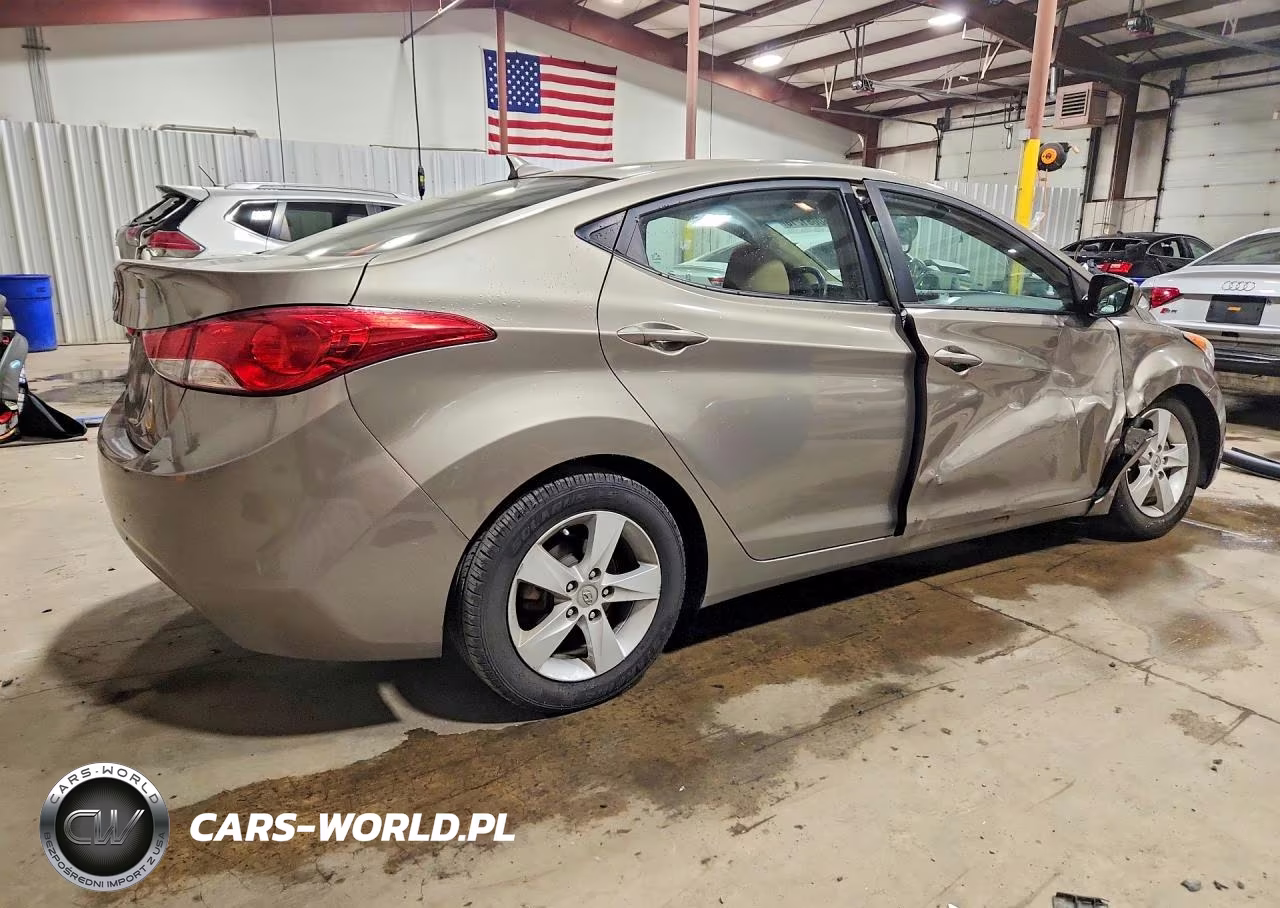 2013 Hyundai Elantra Gls VIN:5NPDH4AE0DH323078 - 3