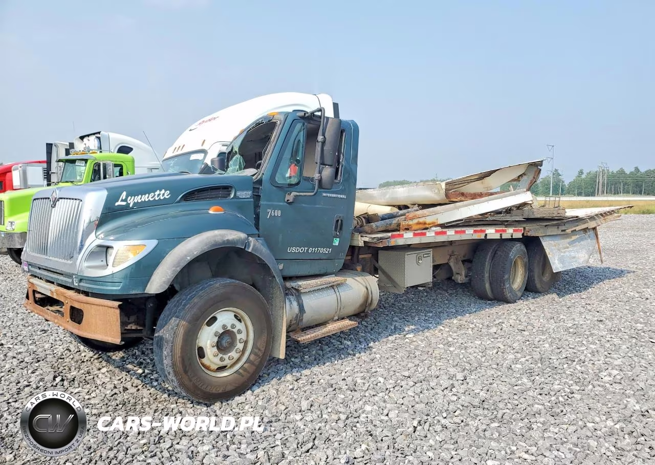 2005 International 7600 Box Truck – zdjęcie 1 z 14