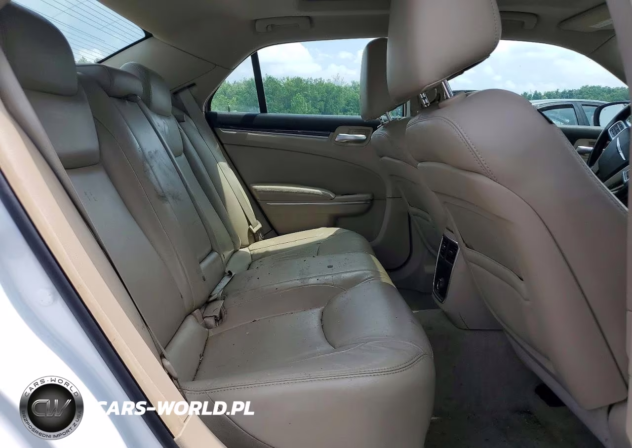 2013 Chrysler 300 VIN:2C3CCARG3DH560028 - 10