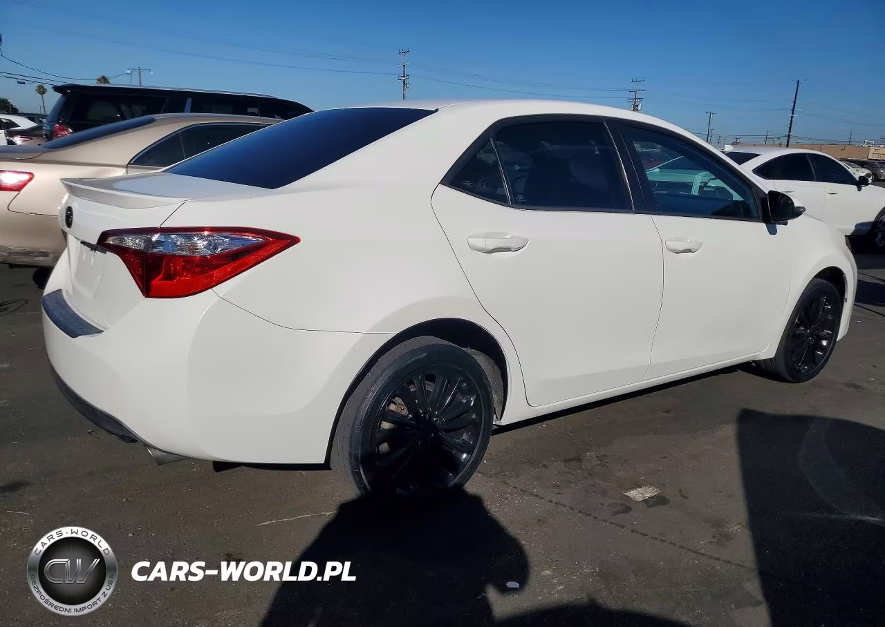 2015 Toyota Corolla S Plus VIN:5YFBURHE6FP193965 - 3