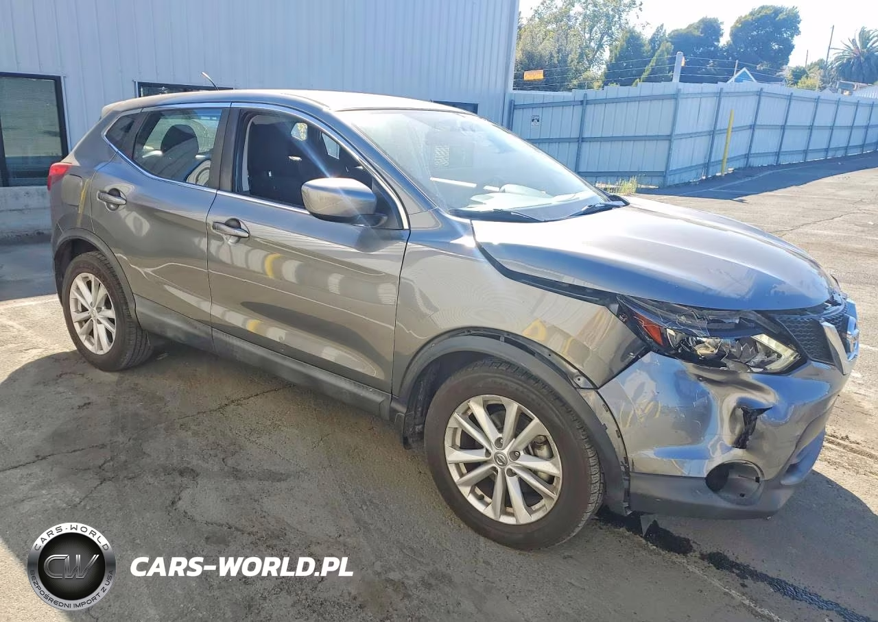 2018 Nissan Rogue Sport S VIN:JN1BJ1CP5JW105400 - 4