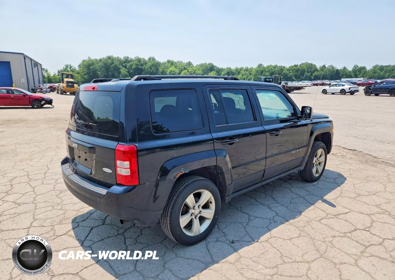 2014 Jeep Patriot Latitude VIN:1C4NJRFB3ED762173 - 3
