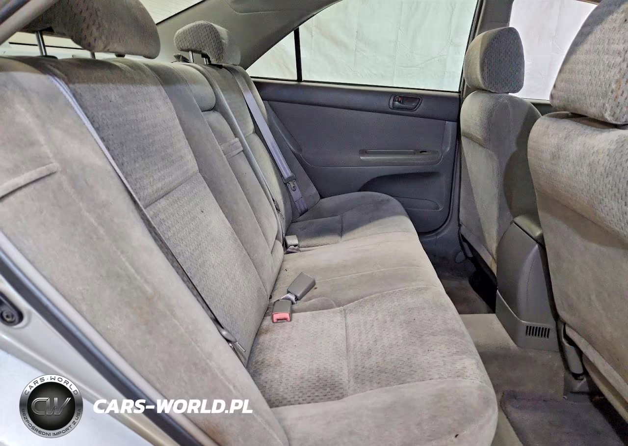 2002 Toyota Camry Le VIN:4T1BE32K72U046197 - 10
