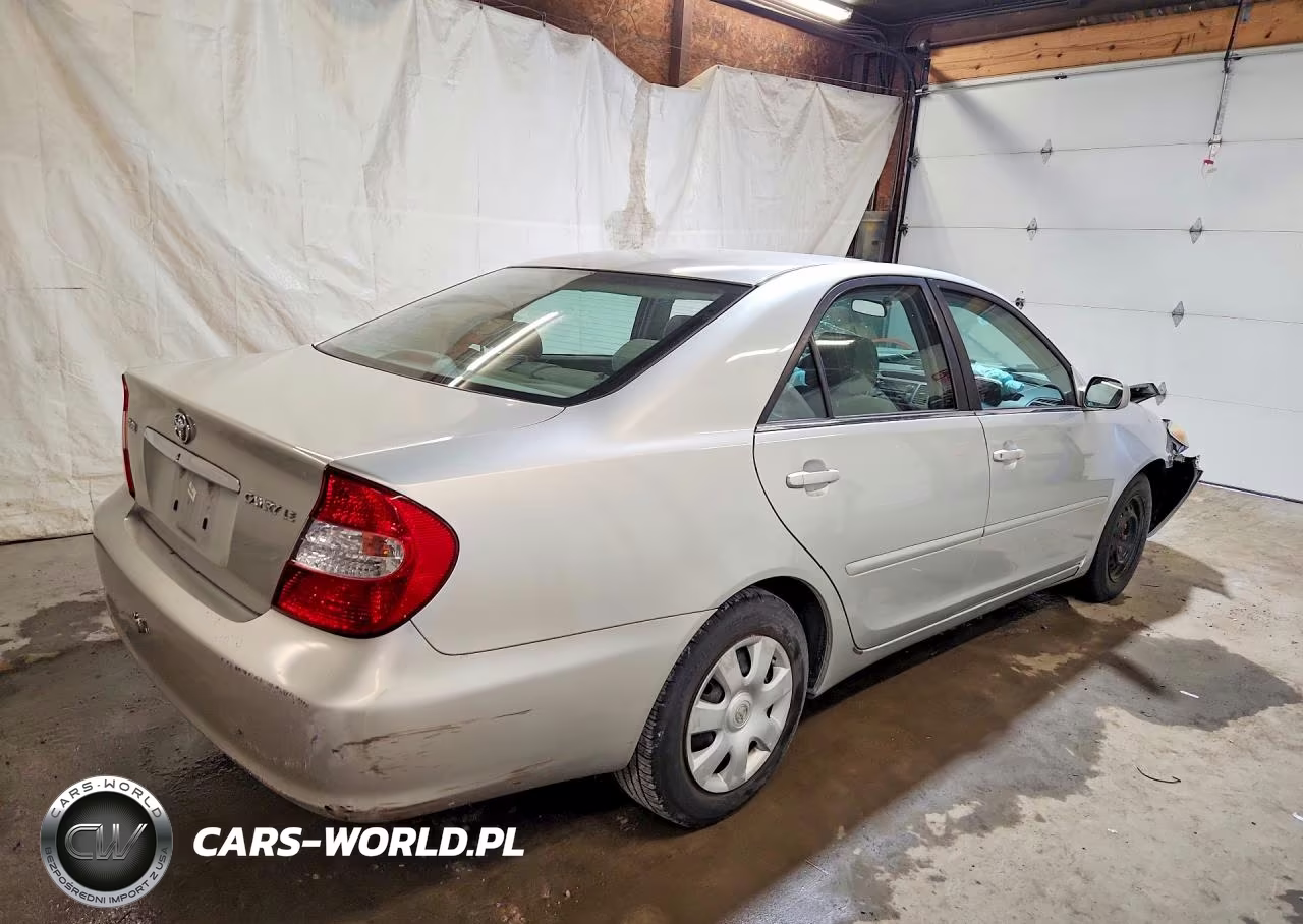 2002 Toyota Camry Le VIN:4T1BE32K72U046197 - 3